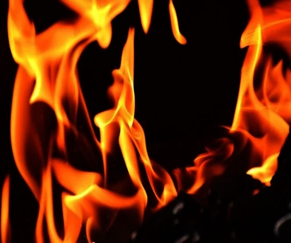 The Weekend Leader - Train coach catches fire in UP, no casualties