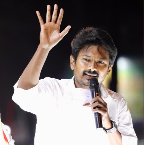 The Weekend Leader - Udhayanidhi Stalin provides incentives for getting vaccinated