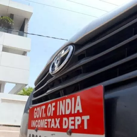 I-T Dept sleuths conduct searches in TN, finds Rs 150 cr unaccounted cash
