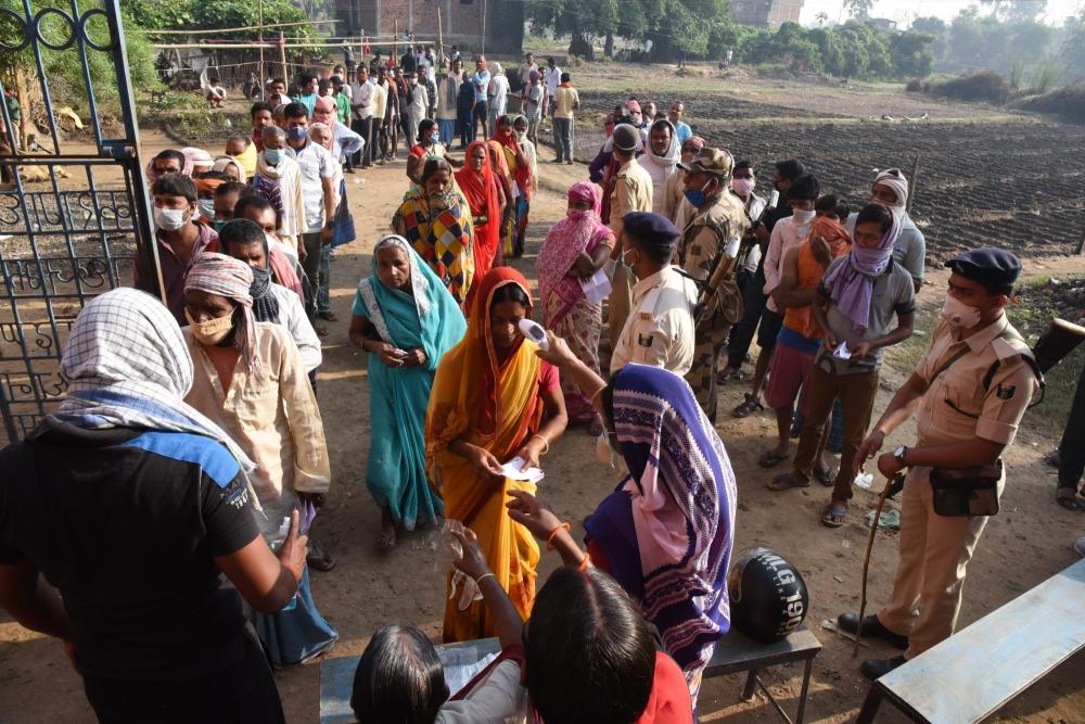 The Weekend Leader - 46.29% voting recorded till 3 pm in Bihar