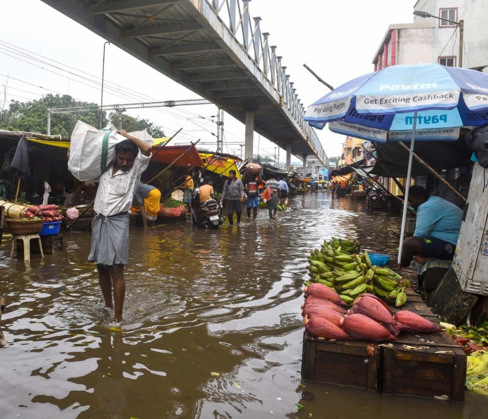 The Weekend Leader - Rains continue to lash Tamil Nadu, NDRF on alert