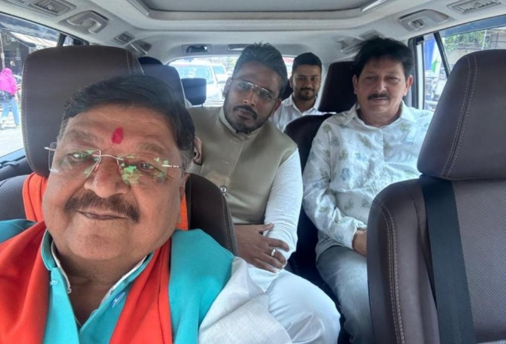 The Weekend Leader - Cong Candidate For Indore LS Seat Withdraws Nomination, Joins BJP