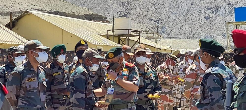 The Weekend Leader - General Bipin Rawat visits forward areas along LAC in Himachal