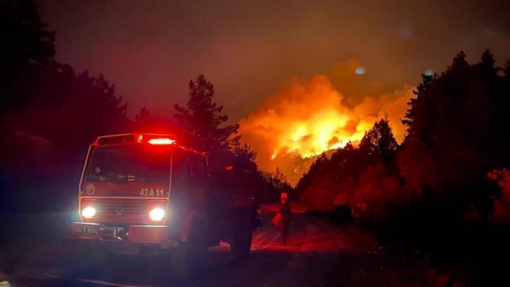 The Weekend Leader - 1 person killed, 10 trapped in Turkey forest fire