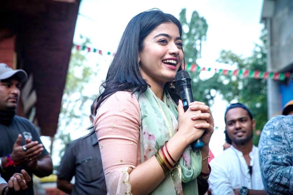 The Weekend Leader - Rashmika Mandana finishes shoot of Hindi debut 'Mission Majnu'