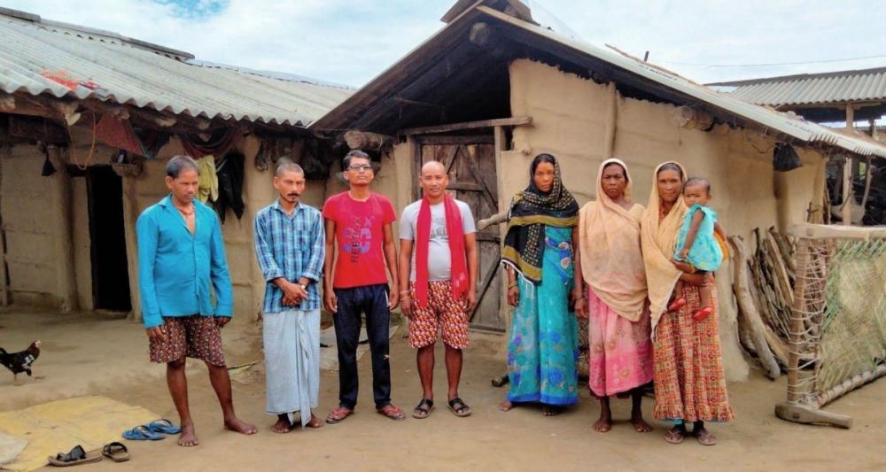 The Weekend Leader - This community-led bank in UP helps villagers keep moneylenders at bay