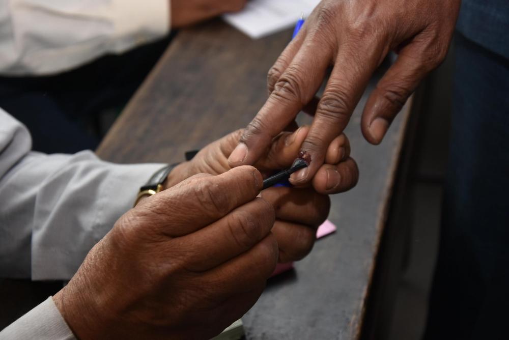 The Weekend Leader - 2nd phase of panchayat elections underway in Bihar's 34 districts