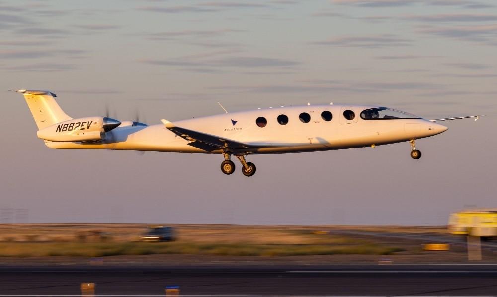 The Weekend Leader - All-electric aircraft prototype takes off on its first flight in US