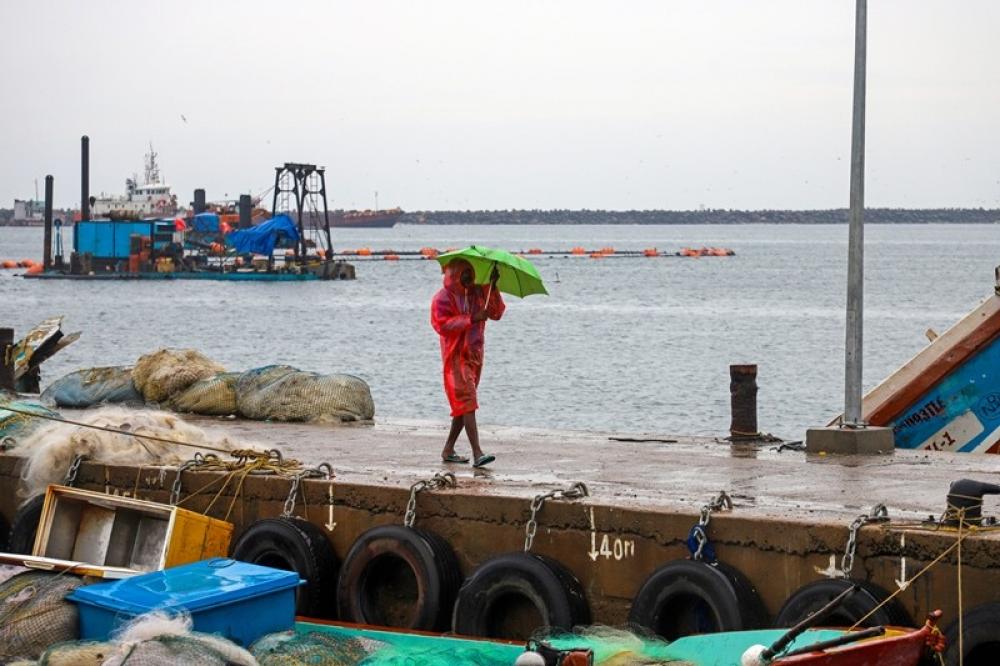 The Weekend Leader - Cyclone Montha Makes Landfall Near Kakinada; Heavy Rains Batter Andhra Coast