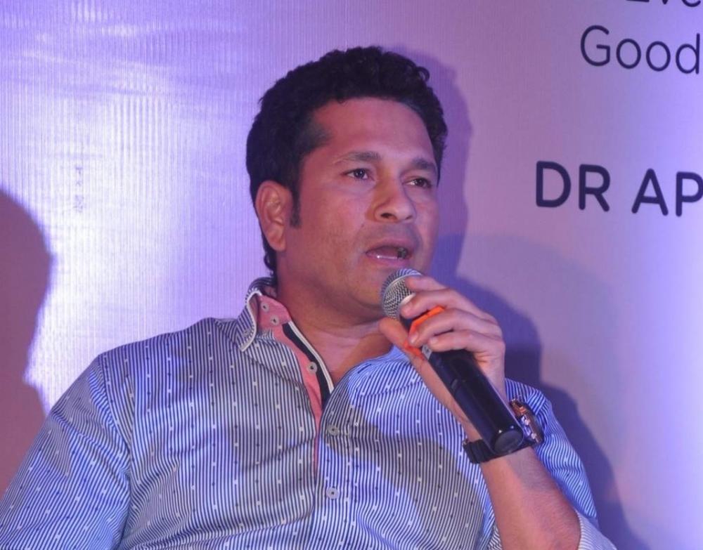 The Weekend Leader - ﻿Tendulkar donates Rs 1 crore to 'Mission Oxygen'