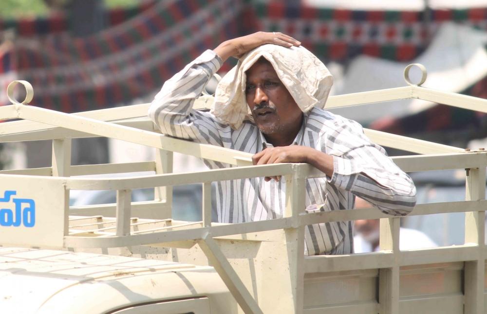 The Weekend Leader - Delhi sizzles at 42-degree C, relief likely after July 2
