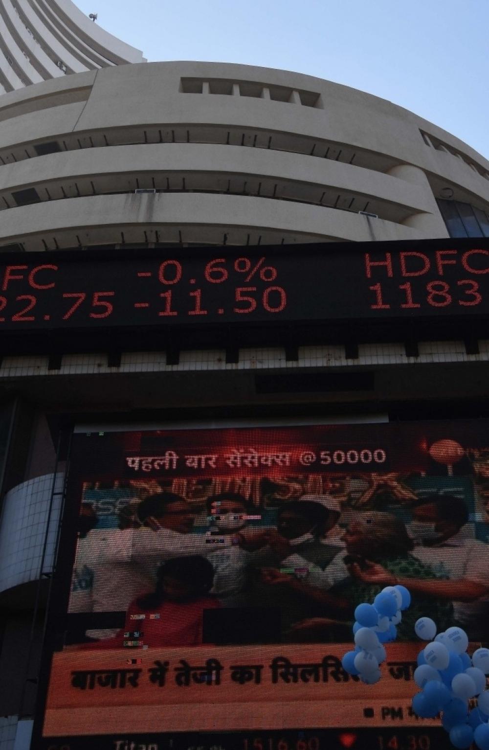 The Weekend Leader - Hopes of healthy Q1 results lift equity indices