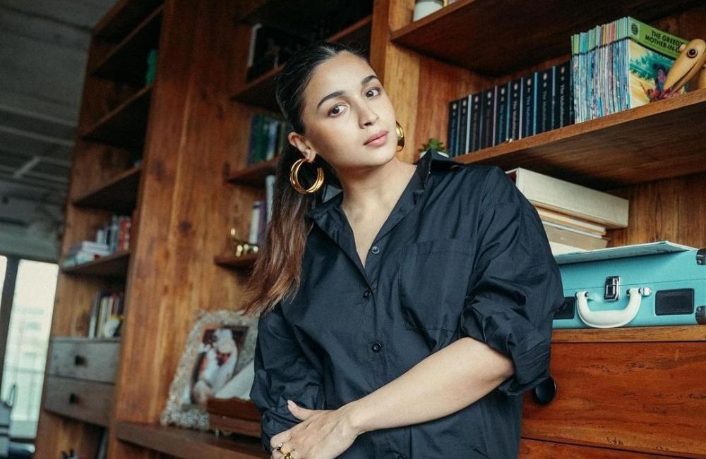 The Weekend Leader - Alia Bhatt to launch her own line of Maternity wear