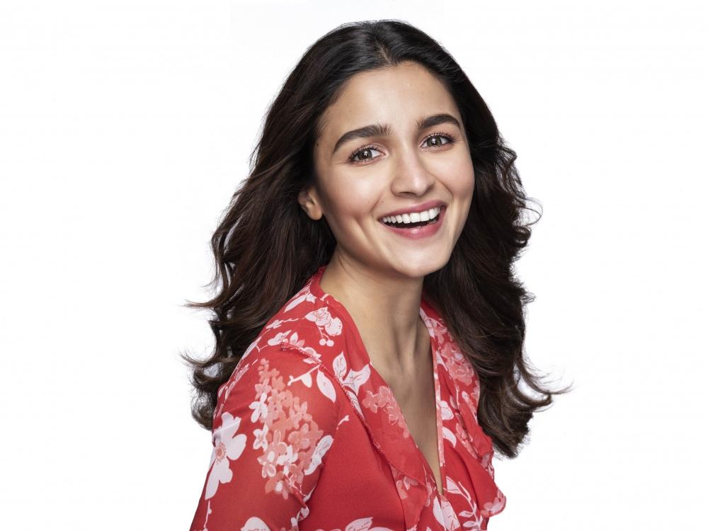 The Weekend Leader - Alia Bhatt invests in a woman-led company with Indian roots