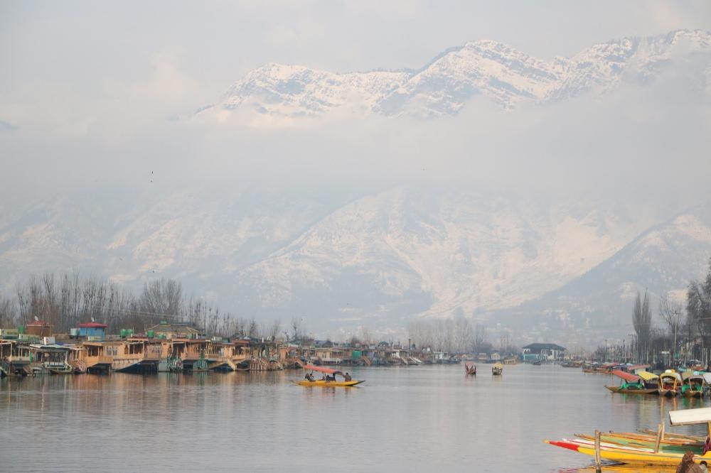 The Weekend Leader - Owners of damaged houseboats in Srinagar demand rehabilitation