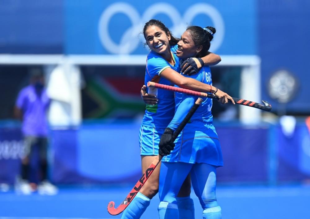 The Weekend Leader - Olympics hockey: India women's team makes maiden entry into quarterfinals