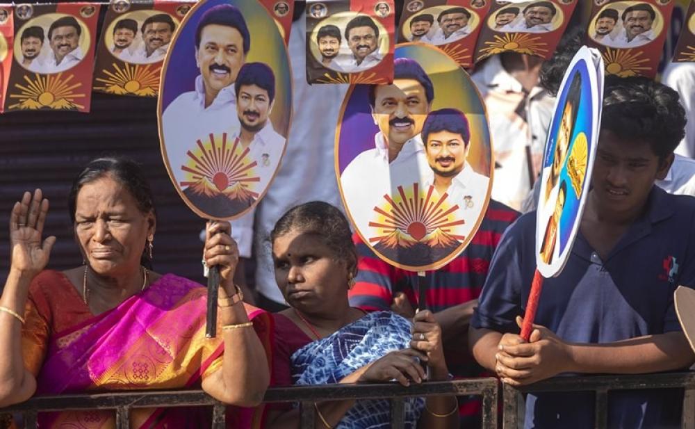 The Weekend Leader - OPS Ditches NDA; DMDK’s Premalatha Meets Stalin, Raising Eyebrows