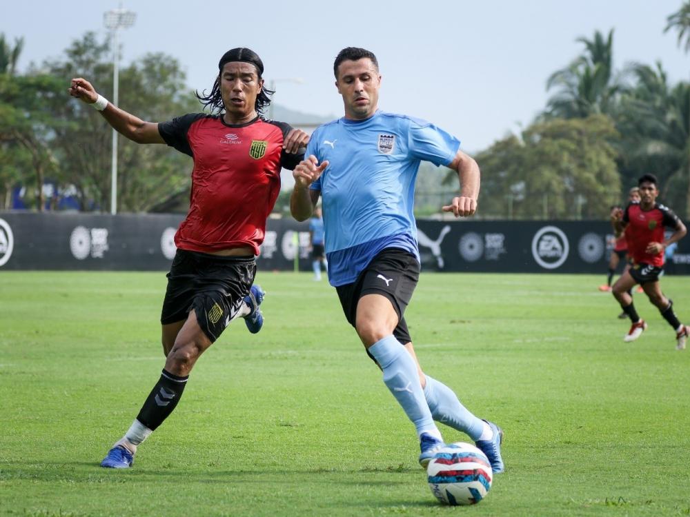 The Weekend Leader - Mumbai City FC beat Hyderabad in pre-seasons friendly