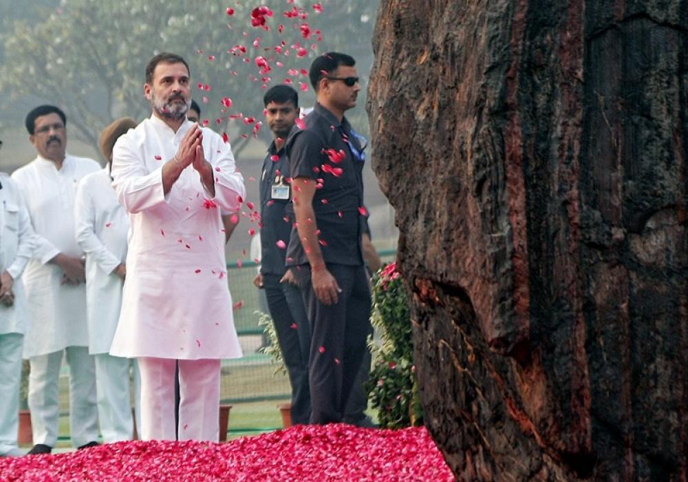 The Weekend Leader - Rahul Gandhi, Congress leaders pay tribute to Indira Gandhi on death anniversary