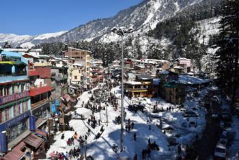 The Weekend Leader - Extended weekend ups Himachal tourist influx  