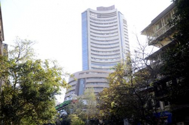 The Weekend Leader - Steepest fall in Sensex, crashes over 1,625 points