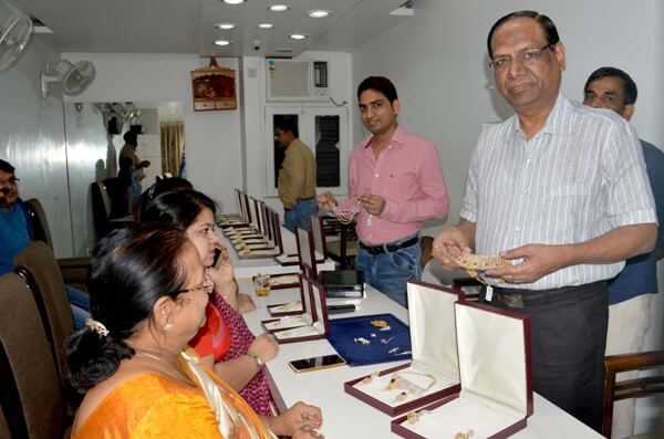 The Weekend Leader - Success story of Chand Bihari Agarwal, founder, Chand Bihari Agarwal Jewellery House, Patna