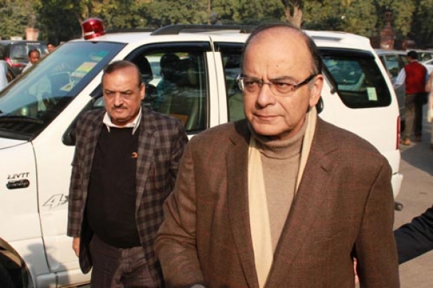 Jaitley takes Kejriwal to court