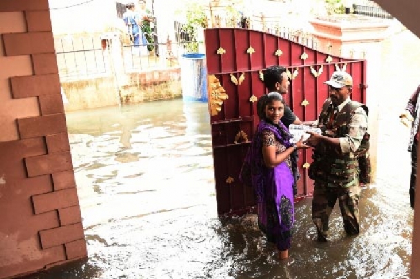 The Weekend Leader - Life in flood-hit Chennai remains difficult 