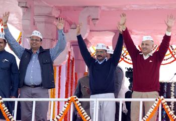 The Weekend Leader - Kejriwal has no portfolio, Sisodia gets the bulk 