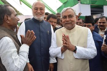 The Weekend Leader - Manjhi quits, Nitish to be next Bihar CM 