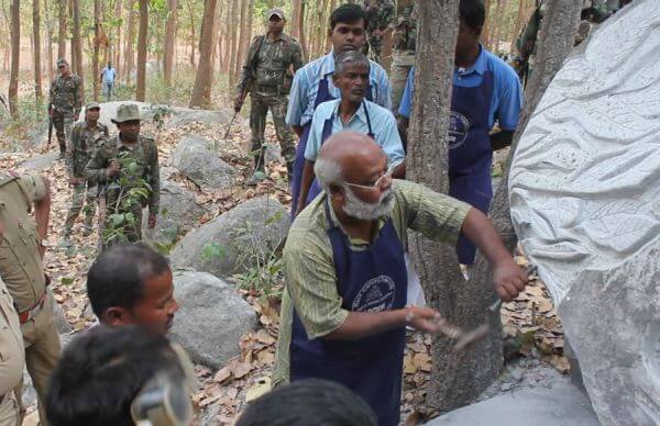 The Weekend Leader - Story of Chitta Dey, sculptor of Pakhi Pahar, Ayodhya Hills, Purulia, West Bengal