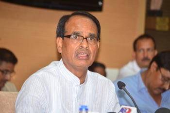 Chouhan recommends CBI probe into Vyapam scam 
