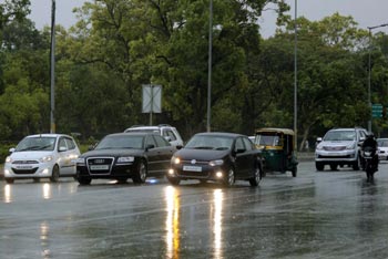 The Weekend Leader - Respite from heat as rain lashes Delhi, NCR
