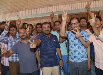 The Weekend Leader - 25 'Super 30' students crack this year's IIT-JEE  