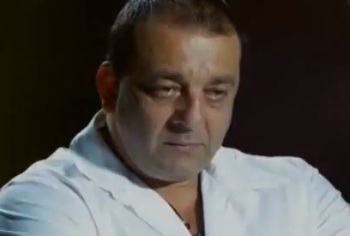 Not seeking pardon, says emotional Sanjay Dutt 