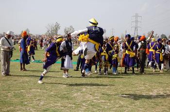 The Weekend Leader - Hola Mohalla: Punjab's rich and colourful tradition