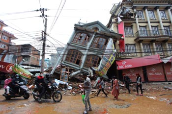 The Weekend Leader - India 'a life saver', say grateful quake survivors
