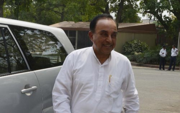 Congress to move privilege motion against Swamy, Parrikar