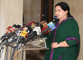 The Weekend Leader - Jayalalithaa faults Modi for inviting Rajapaksa 