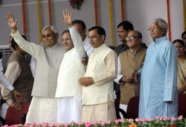 The Weekend Leader - Nitish is Bihar CM again, 28 ministers take oath