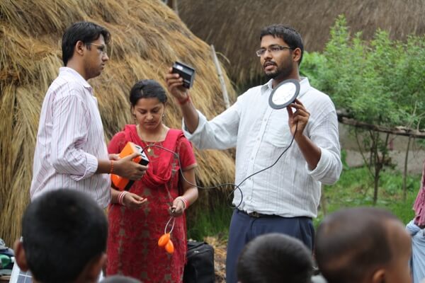 The Weekend Leader - Story of ONergy Solar founders, Vinay Jaju and Piyush Jaju