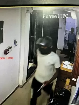 Masked Men Rob Rs 1 Crore from Axis Bank in Vaishali, Bihar in Daring Heist