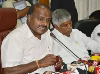 K'taka politics hits a low as ex-CMs launch foul-mouthed rants