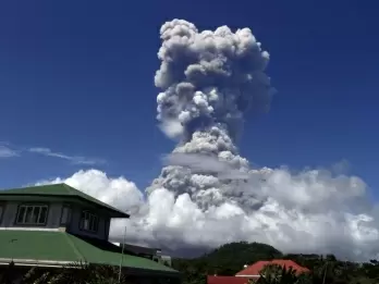 Philippine volcano billows 'greyish plume'