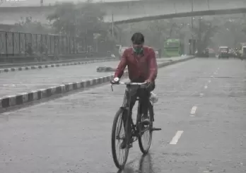 Light rain forecast for Delhi