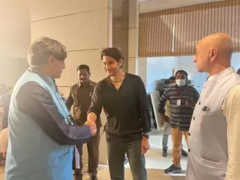 What a delightful personality, writes Tharoor after meeting Mahesh Babu