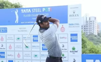 Chandra leads Players Championships with 65 in first round