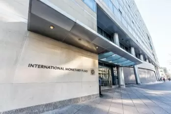IMF asks Pakistan to hike income tax