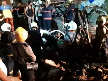 11 killed in Mumbai house collapse