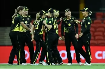 Mooney and McGrath set up Australia's 14-run win over India in final T20I